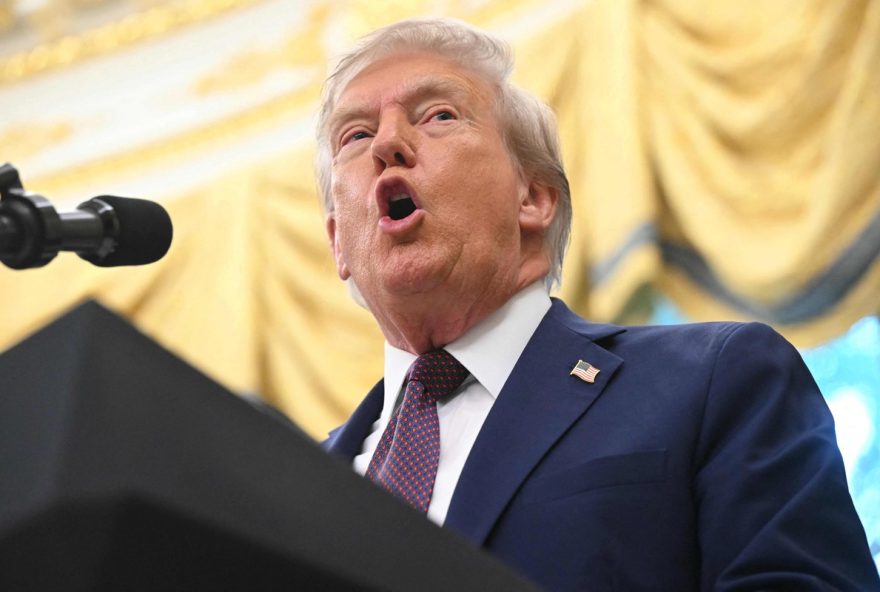 presidente-trump-ameaca-intervir-em-chicago-e-governador-de-illinois-o-chama-de-aspirante-a-ditador