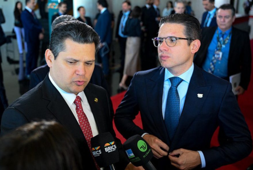 presidentes-do-congresso2C-davi-alcolumbre-e-hugo-motta2C-nao-participarao-de-atos-pro-democracia-do-8-de-janeiro presidentes-do-congresso2C-davi-alcolumbre-e-hugo-motta2C-nao-participarao-de-atos-pro-democracia-do-8-de-janeiro