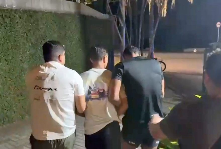 presos-por-golpe-da-falsa-central-de-banco-em-mansao-de-luxo3A-operacao-conjunta-resulta-em-prisao-de-quadrilha-movimentou-r2425-milhoes presos-por-golpe-da-falsa-central-de-banco-em-mansao-de-luxo3A-operacao-conjunta-resulta-em-prisao-de-quadrilha-movimentou-r2425-milhoes