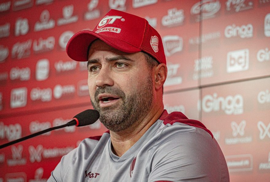pressionado-apos-derrota2C-vila-nova-encara-novorizontino3A-22existe-a-todo-momento22-confira-como-foi-e-expectativas-para-o-duelo