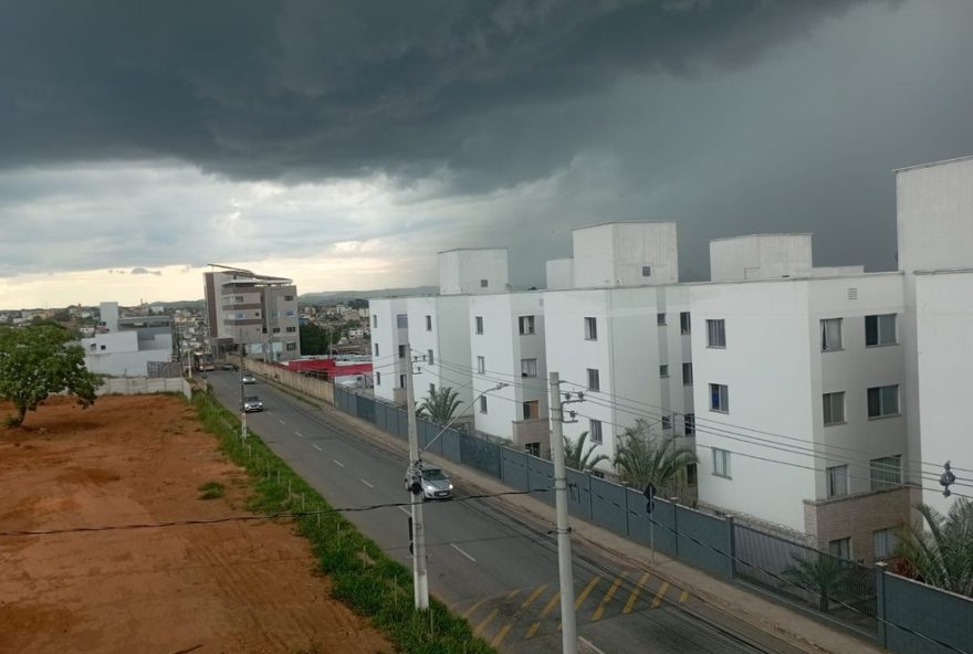 previsao-de-chuvas-intensas-e-inundacoes-em-divinopolis-e-regiao3A-acompanhe-as-tendencias-climaticas-para-dezembro