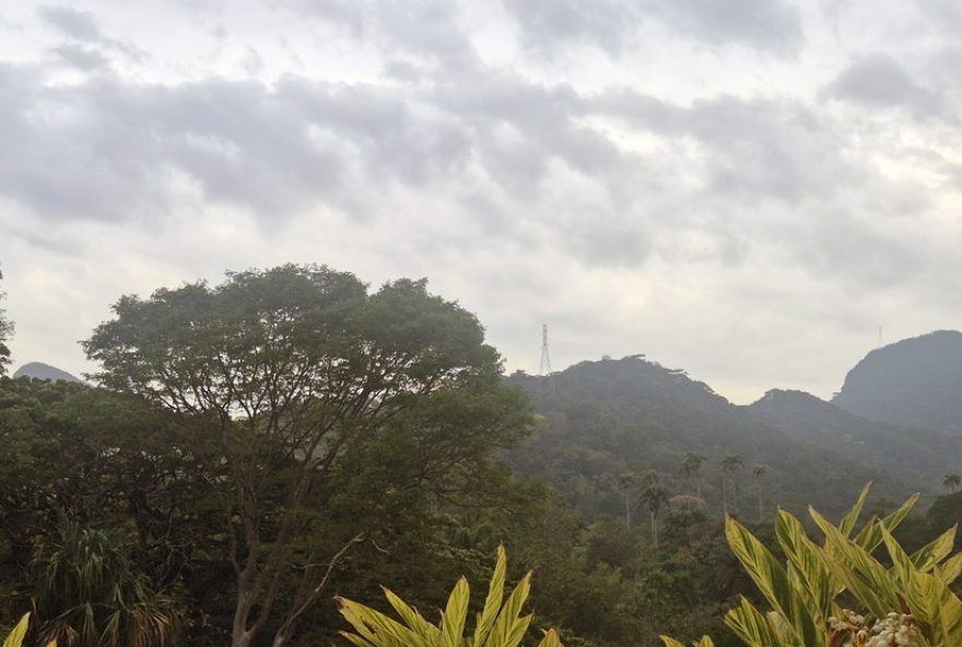 previsao-de-tempestade-no-rj3A-niteroi-adia-show-de-elba-ramalho