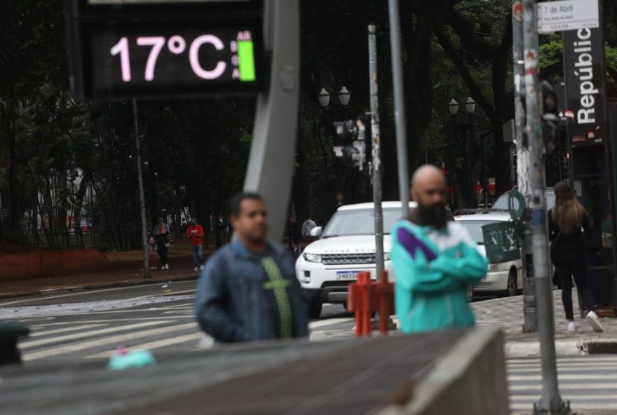 previsao-do-tempo-em-de3A-frente-fria-traz-chuva-e-temperaturas-amenas