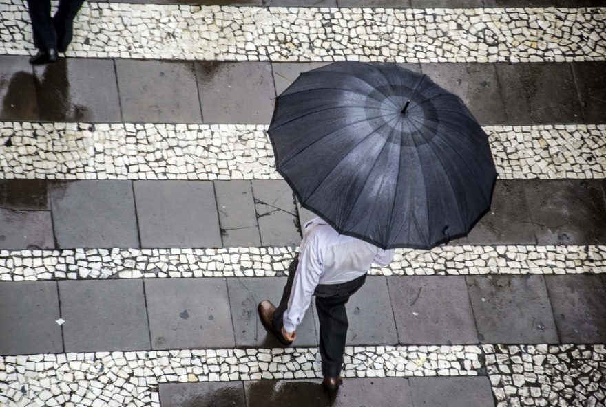 previsao-do-tempo-em-sp3A-sabado-com-pancadas-de-chuva-e-domingo-com-sol-entre-nuvens