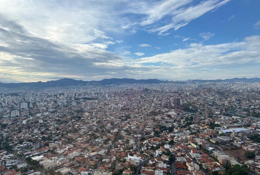 previsao-do-tempo3A-segunda-feira-chuvosa-em-bh-com-raios-e-ventos