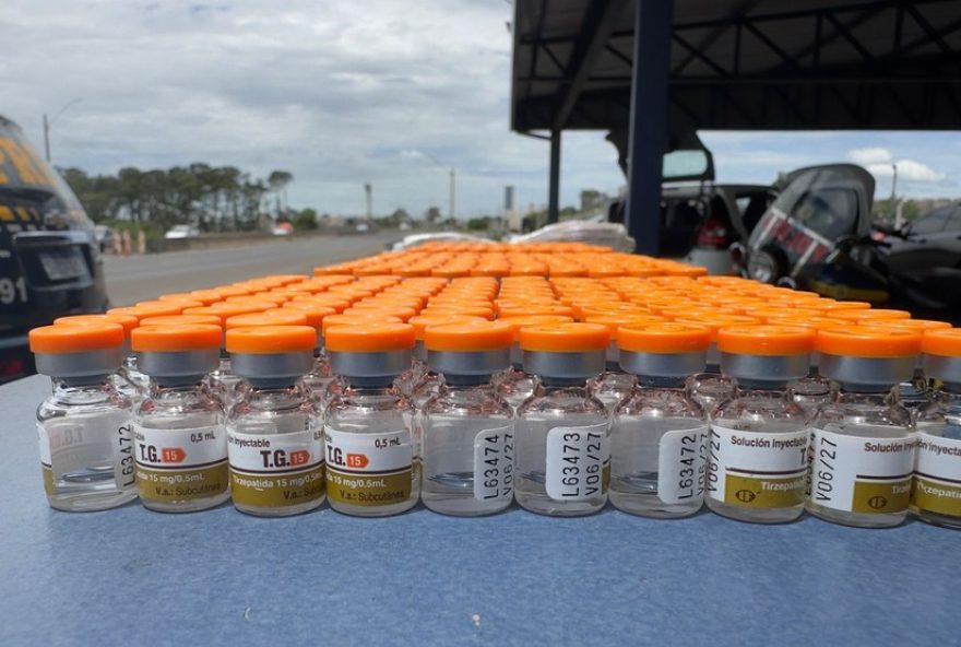 prf-apreende-420-ampolas-de-medicamento-para-obesidade-na-br-1533A-mulher-e-detida-por-transporte-ilegal prf-apreende-420-ampolas-de-medicamento-para-obesidade-na-br-1533A-mulher-e-detida-por-transporte-ilegal