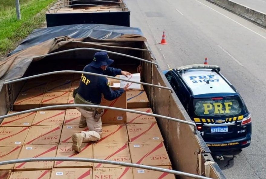 prf-apreende-7-milhoes-de-cigarros-contrabandeados-em-fortaleza3A-impactos-e-investigacoes