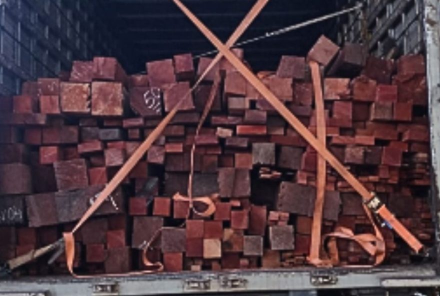 prf-apreende-mais-de-26-m3-de-madeira-ilegal-na-br-230-em-balsas2C-maranhao prf-apreende-mais-de-26-m3-de-madeira-ilegal-na-br-230-em-balsas2C-maranhao