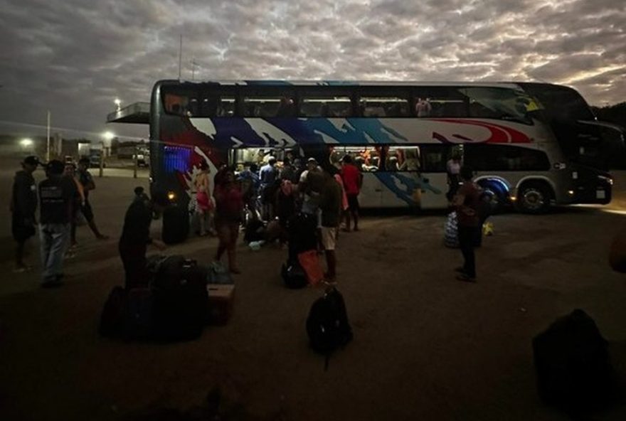 prf-apreende-onibus-com-trabalhadores-em-situacao-irregular-na-br-1532C-em-sao-paulo3A-suspeita-de-trabalho-escravo