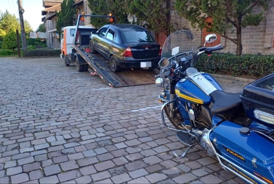 prf-apreende-veiculo-com-225-multas-de-transito-em-garibaldi2C-rs3A-debito-ultrapassa-r24-100-mil prf-apreende-veiculo-com-225-multas-de-transito-em-garibaldi2C-rs3A-debito-ultrapassa-r24-100-mil