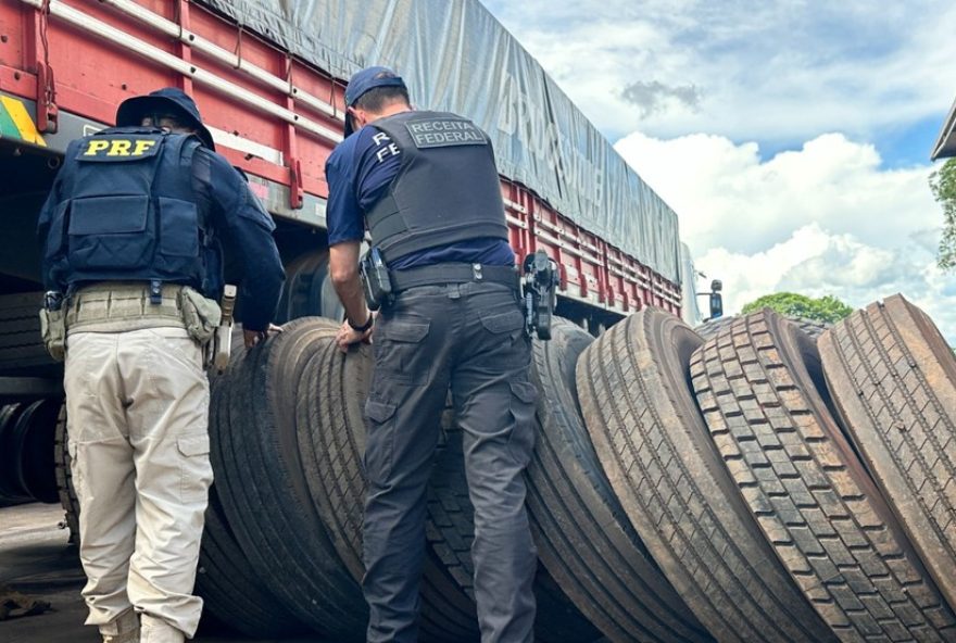 prf-flagra-contrabando-de-pneus-em-cascavel-com-carretas-do-paraguai prf-flagra-contrabando-de-pneus-em-cascavel-com-carretas-do-paraguai