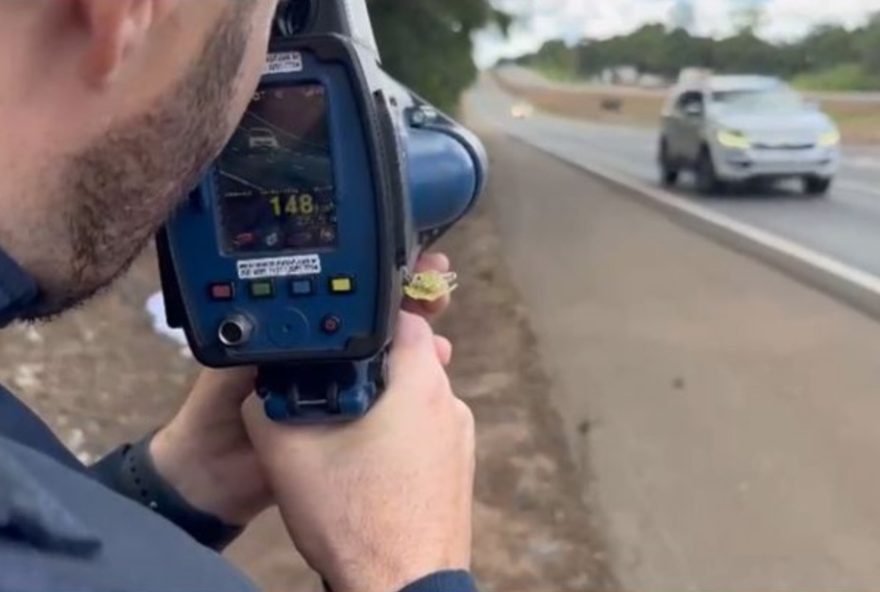 prf-flagra-motoristas-a-148-km2Fh-na-br-060-no-inicio-da-operacao-carnaval-2026-em-goias3A-conscientizacao-e-seguranca-nas-estradas prf-flagra-motoristas-a-148-km2Fh-na-br-060-no-inicio-da-operacao-carnaval-2026-em-goias3A-conscientizacao-e-seguranca-nas-estradas