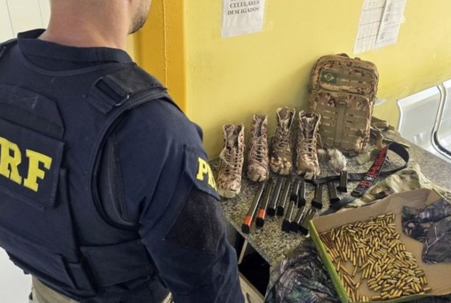 prf-prende-homens-transportando-arma-e-municao-para-comando-vermelho-do-rio-ao-ceara