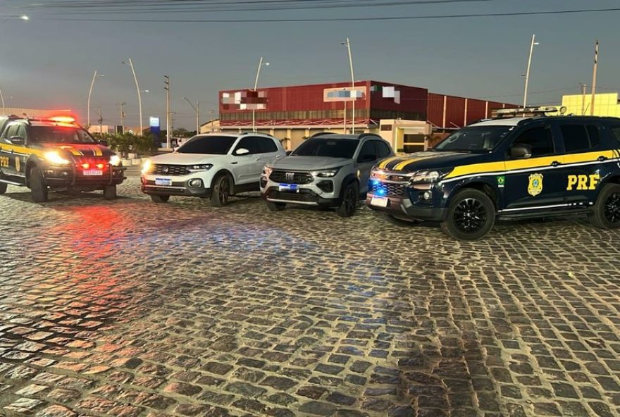 prf-recupera-carros-roubados-do-recife-em-petrolina-e-prende-suspeitos