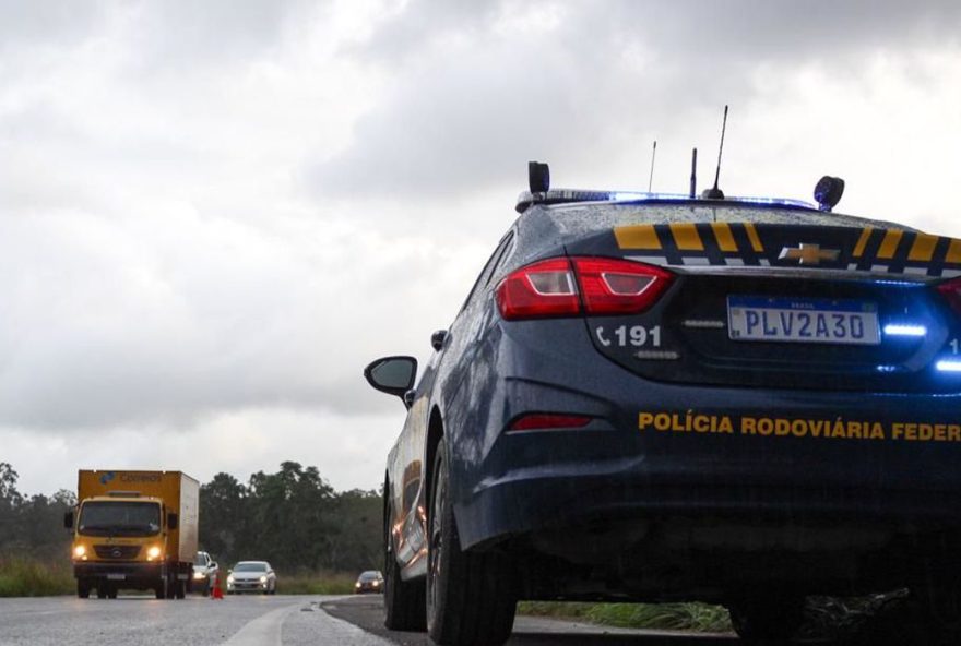 Acidentes em rodovias matam 56 pessoas no feriado prolongado