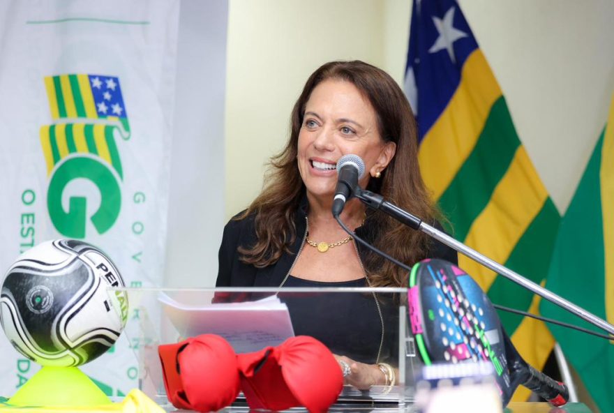 primeira-dama-de-goias2C-gracinha-caiado2C-entrega-r24-12C5-milhao-em-materiais-esportivos-para-municipios primeira-dama-de-goias2C-gracinha-caiado2C-entrega-r24-12C5-milhao-em-materiais-esportivos-para-municipios