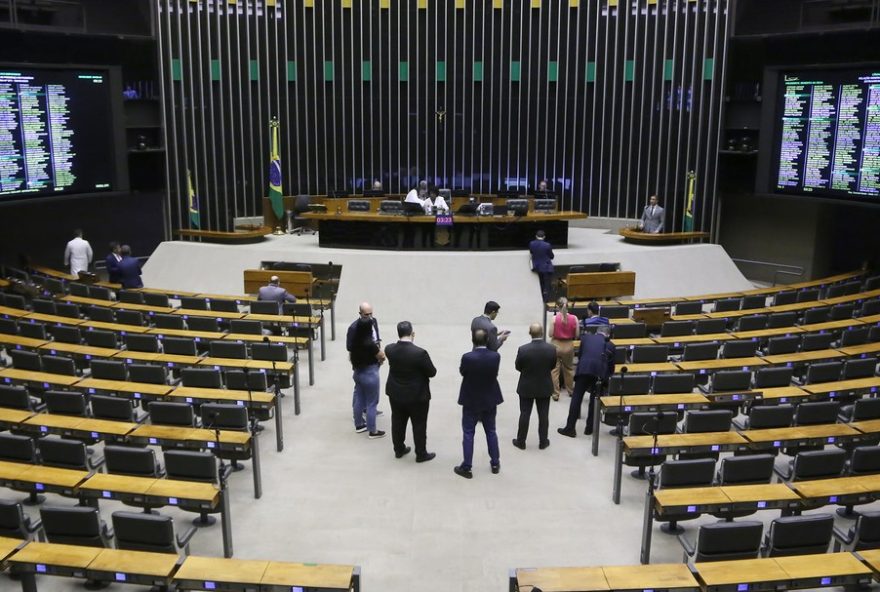 principais-desafios-enfrentados-pelo-pais3A-economia2C-violencia-e-corrupcao2C-segundo-pesquisa