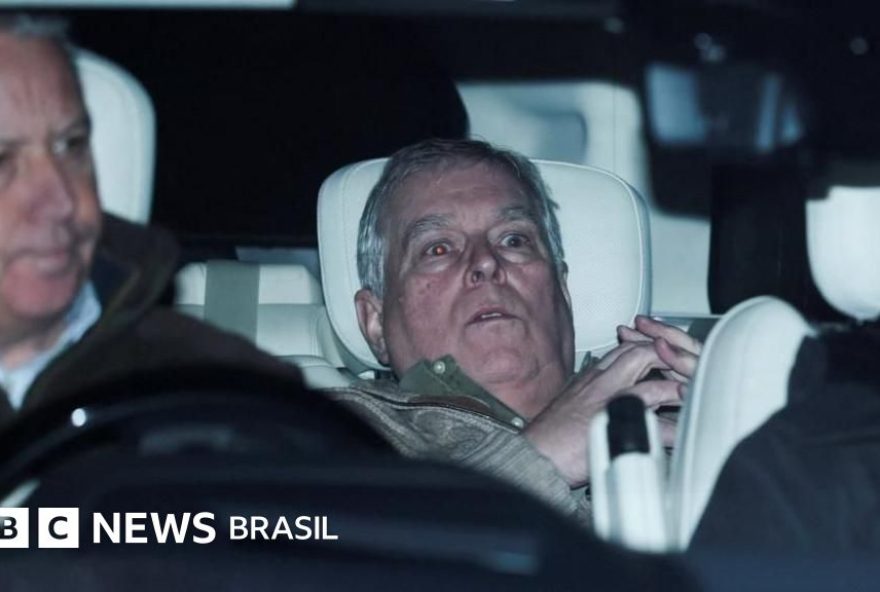 principe-andrew-e-libertado-apos-ser-detido-por-suspeita-de-ma-conduta-em-cargo-publico principe-andrew-e-libertado-apos-ser-detido-por-suspeita-de-ma-conduta-em-cargo-publico