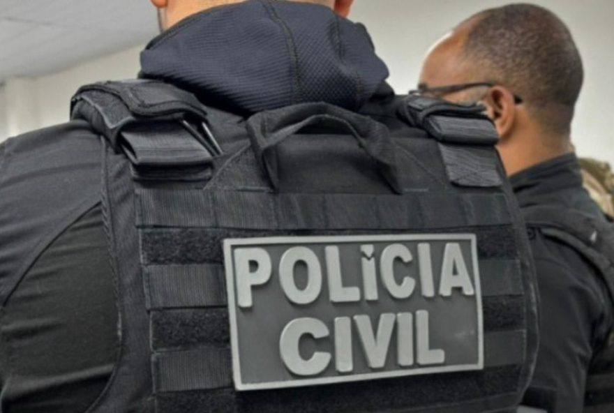 prisao-de-casal-suspeito-de-liderar-grupo-criminoso-em-eunapolis3A-operacao-policial-eficaz-no-combate-a-criminalidade prisao-de-casal-suspeito-de-liderar-grupo-criminoso-em-eunapolis3A-operacao-policial-eficaz-no-combate-a-criminalidade