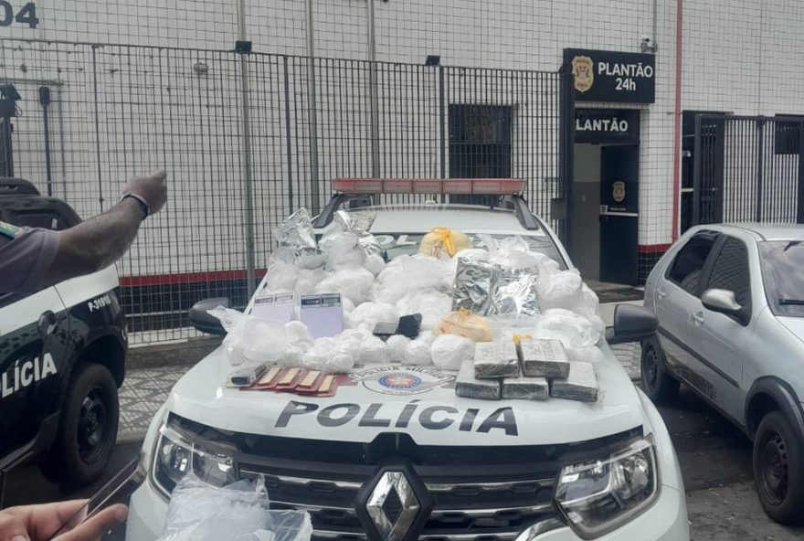 prisao-de-motorista-com-45-kg-de-drogas-em-taubate3A-policia-militar-reforca-combate-ao-trafico