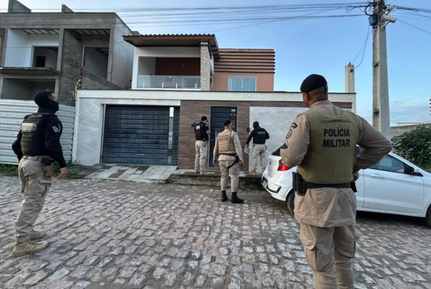 prisao-de-policiais-militares-e-apreensao-de-r2470-mil-em-especie-na-bahia3A-operacao-22banda-suja22-desarticula-milicia prisao-de-policiais-militares-e-apreensao-de-r2470-mil-em-especie-na-bahia3A-operacao-22banda-suja22-desarticula-milicia
