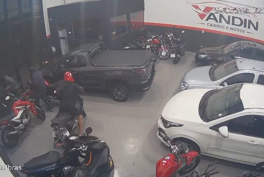 prisao-de-suspeitos-por-furto-de-motos-em-jose-bonifacio3A-policia-age-rapido-para-recuperar-veiculos