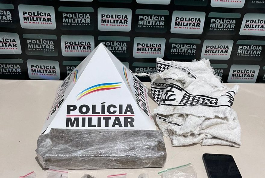 prisao-de-taxista-clandestino-com-drogas-na-br-1353A-diario-do-estado-triangulo-atua-no-combate-ao-trafico