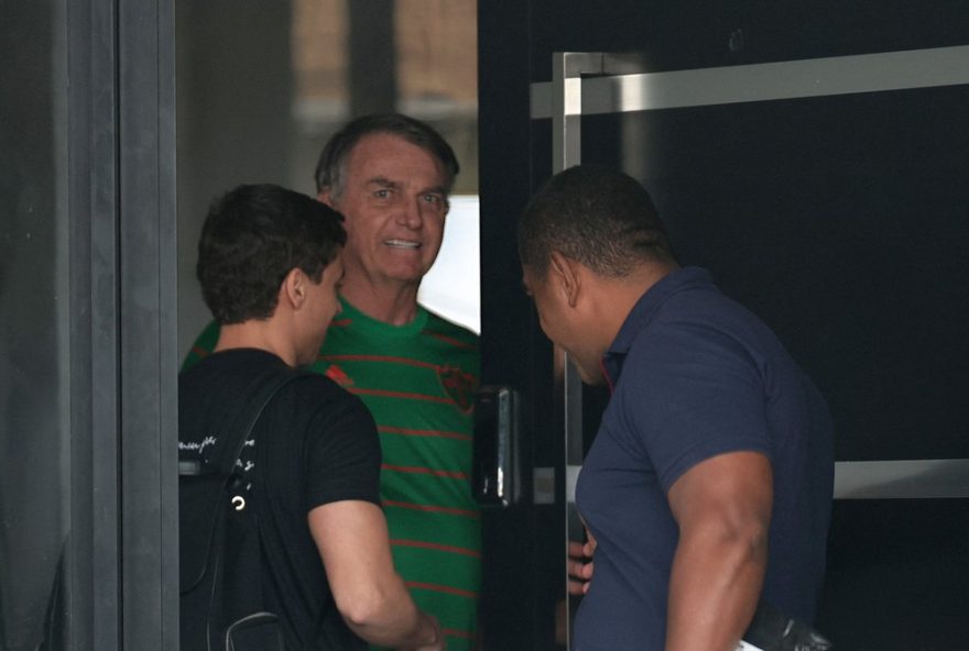 prisao-domiciliar-de-bolsonaro3A-aliados-disputam-beneficio