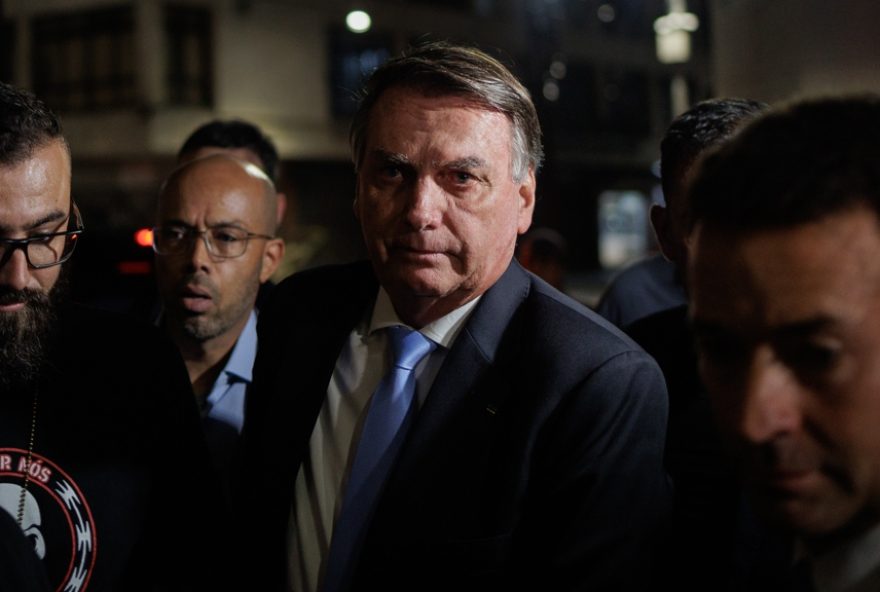 prisao-domiciliar-para-bolsonaro-nao-quer-dizer-que-o-abuso-acabou