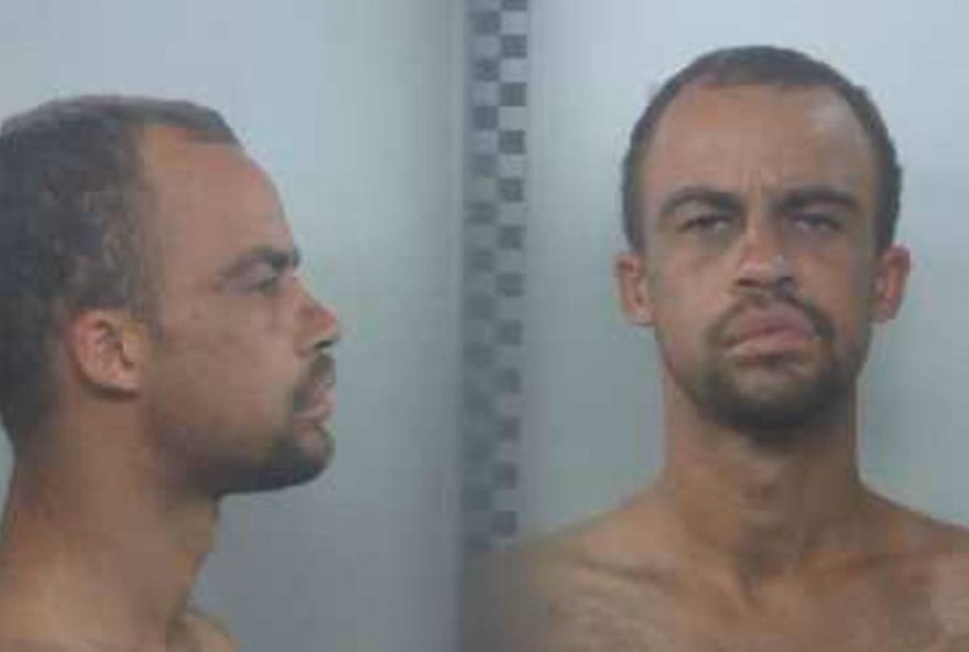 prisao-domiciliar3A-suspeito-de-esfaqueamento-em-serie-no-df-e-preso2C-comparsa-continua-foragido