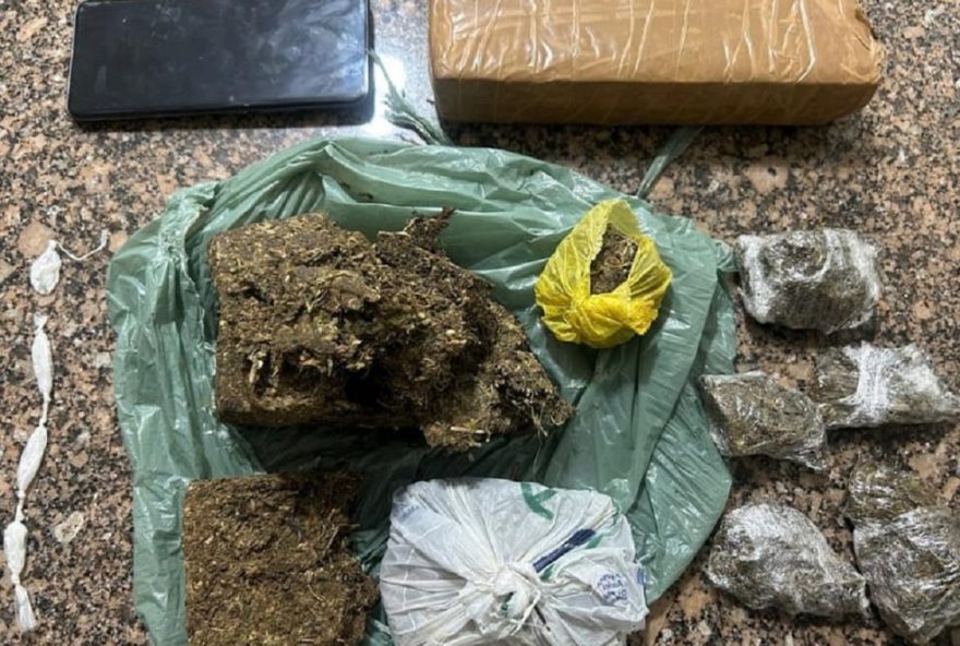 prisao-por-trafico-de-drogas-em-santo-anastacio3A-jovem-de-22-anos-e-detido-em-flagrante-apos-tentar-fugir-da-policia