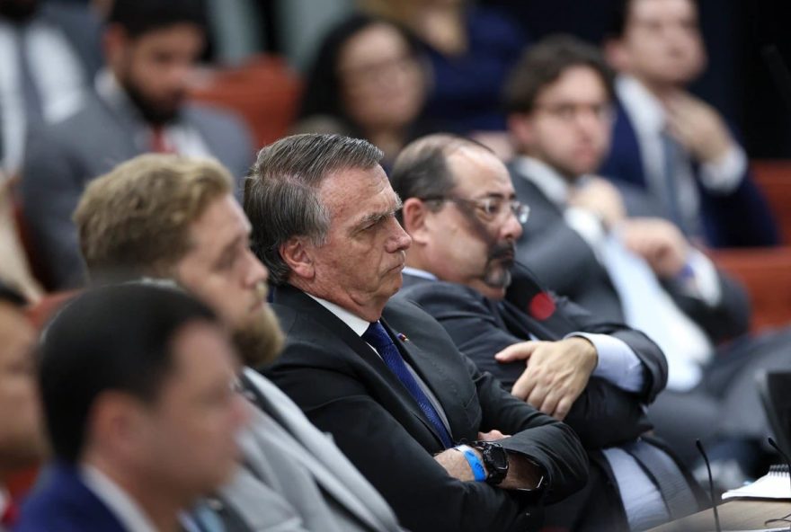 problema-com-ar-condicionado-na-sala-onde-bolsonaro-cumpre-pena-preocupa-defesa problema-com-ar-condicionado-na-sala-onde-bolsonaro-cumpre-pena-preocupa-defesa