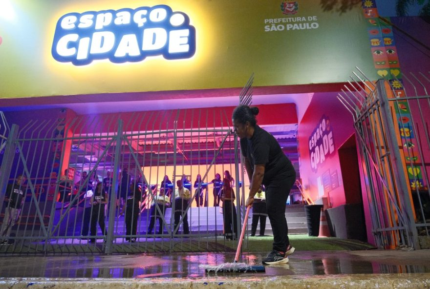 problemas-com-esgoto-persistem-no-camarote-da-prefeitura-de-sp3A-mau-cheiro2C-agua-suja-e-falta-de-acao-preventiva problemas-com-esgoto-persistem-no-camarote-da-prefeitura-de-sp3A-mau-cheiro2C-agua-suja-e-falta-de-acao-preventiva