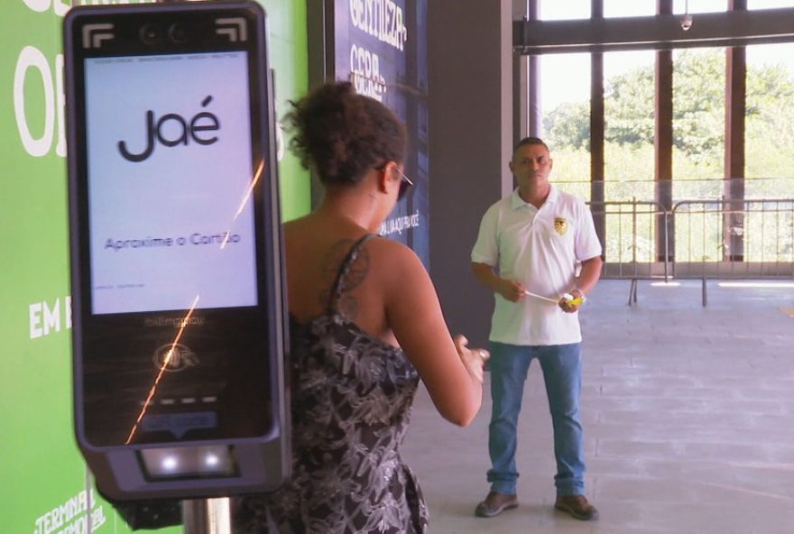 problemas-na-recarga-do-jae3A-passageiros-enfrentam-dificuldades