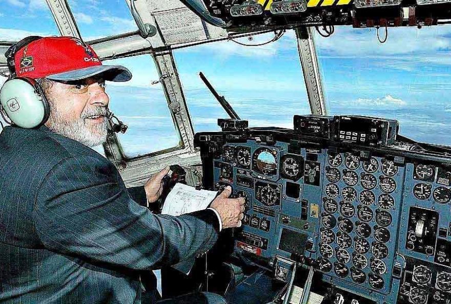problemas-no-aviao-de-lula-antes-de-viagem-ao-para