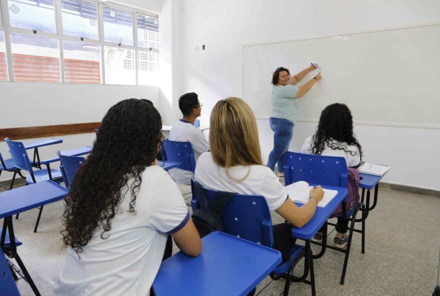 processo-seletivo-prefeitura-de-presidente-figueiredo3A-475-vagas-temporarias-na-area-da-educacao-inscricoes-abertas