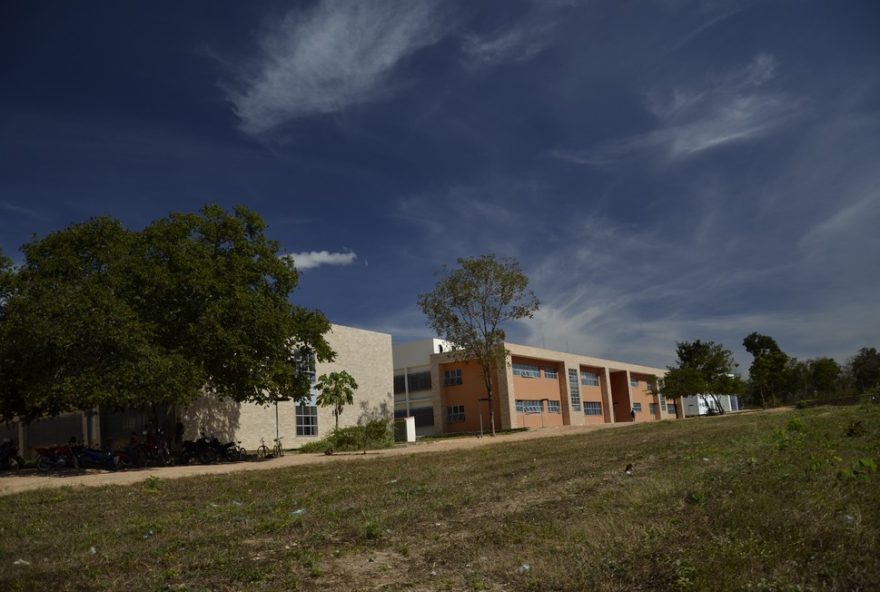 processo-seletivo-ufob3A-12-vagas-para-professores-com-salarios-de-ate-r2462C3-mil