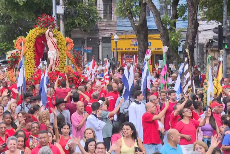 procissao-de-sao-sebastiao-no-rio-reune-fieis-e-bencao-as-escolas-de-samba procissao-de-sao-sebastiao-no-rio-reune-fieis-e-bencao-as-escolas-de-samba