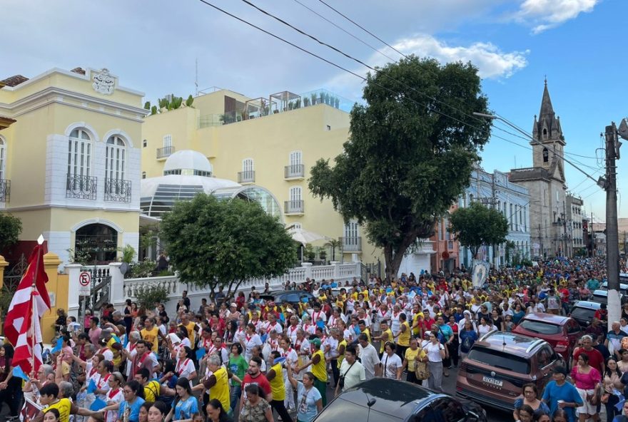 procissao-em-homenagem-a-nossa-senhora-da-conceicao-reune-fieis-em-manaus