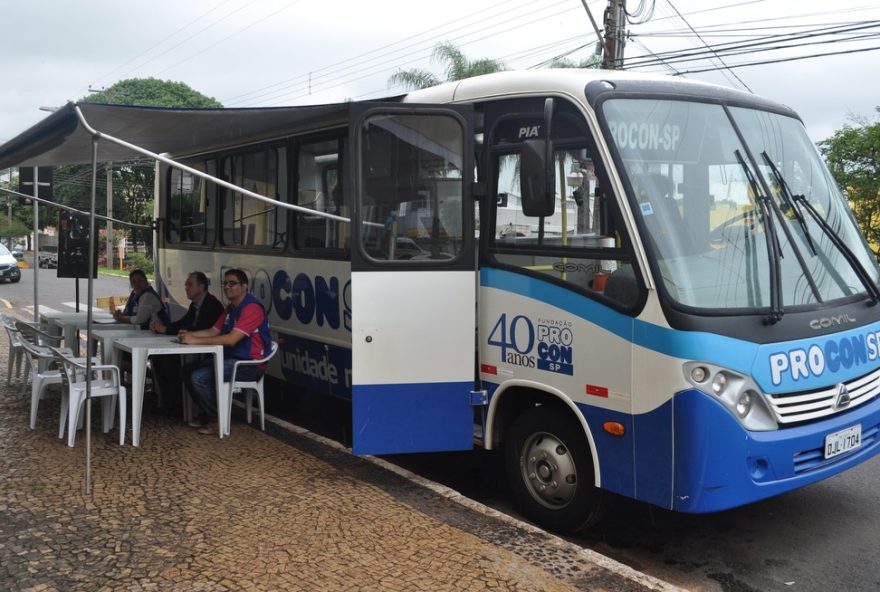 procon-em-adamantina3A-atendimento-e-orientacao-para-consumidores.-unidade-movel-estara-na-biblioteca-municipal