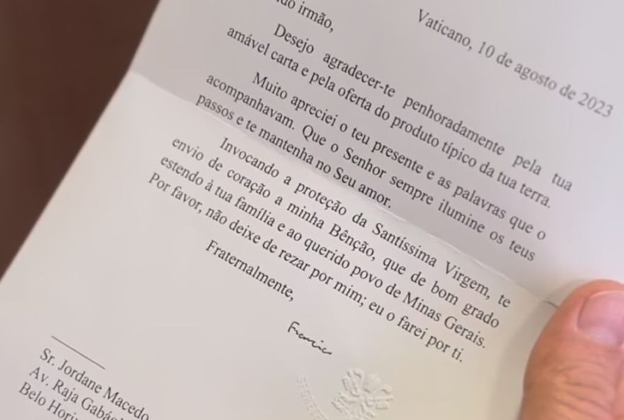 produtora-de-queijo-de-minas-presenteia-papa-francisco-com-queijo-especial3A-uma-historia-de-reconhecimento-e-orgulho