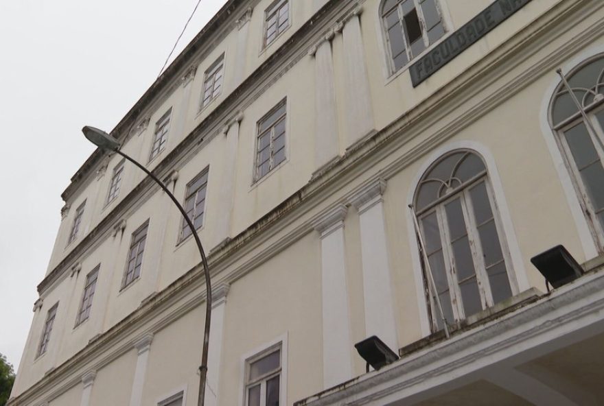 professor-da-faculdade-de-direito-da-ufrj-afastado-por-suspeita-de-assedio professor-da-faculdade-de-direito-da-ufrj-afastado-por-suspeita-de-assedio