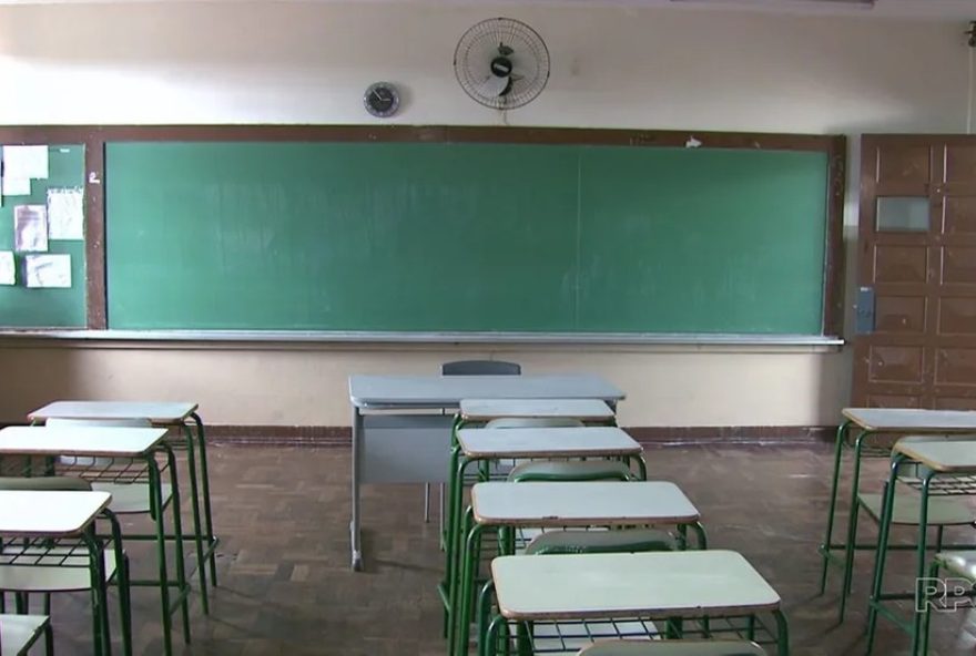 professor-de-ingles-e-agredido-por-aluno-ao-questionar-saida-antecipada3A-caso-choca-colegio-estadual-de-maringa