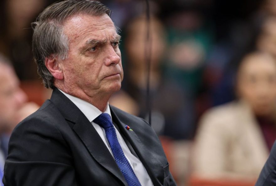 professor-questiona-necessidade-de-prisao-preventiva-de-bolsonaro-apos-tentativa-de-violacao-de-tornozeleira