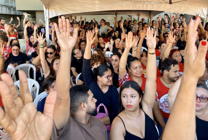 professores-da-rede-municipal-de-recife-encerram-greve-apos-acordo-salarial