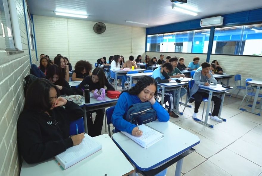 professores-da-rede-publica-do-df-encerram-greve-e-retomam-aulas-nesta-quinta-feira