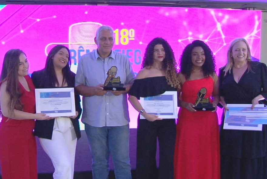 profissionais-do-grupo-jaime-camara-se-destacam-com-cinco-trofeus-no-18o-premio-fieg-de-comunicacao