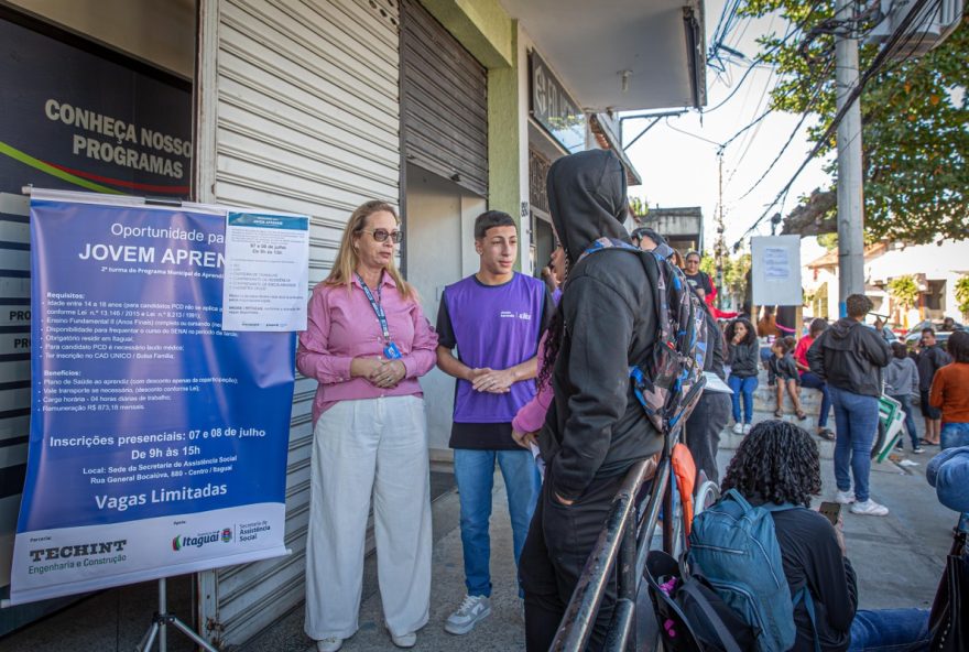 programa-jovem-aprendiz-de-itaguai-abre-30-vagas-para-jovens-em-vulnerabilidade-social3A-saiba-como-participar-e-se-qualificar-para-o-mercado-de-trabalho