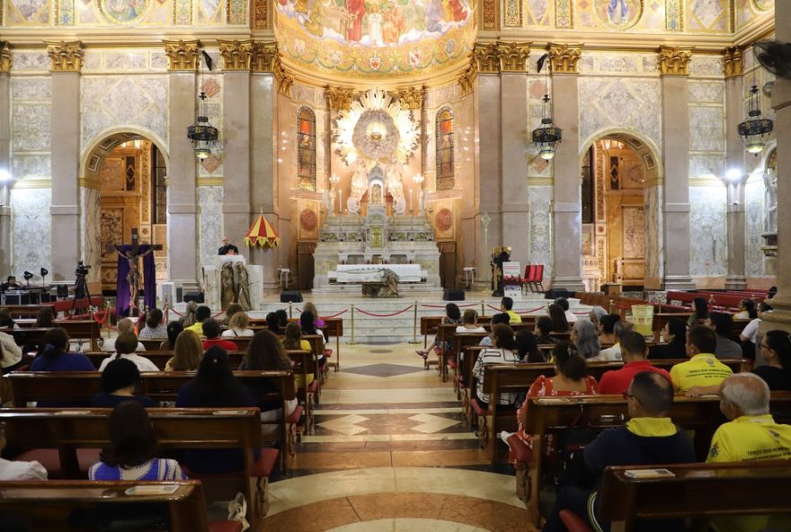 programacao-completa-da-semana-santa-2026-na-basilica-santuario-de-nazare programacao-completa-da-semana-santa-2026-na-basilica-santuario-de-nazare