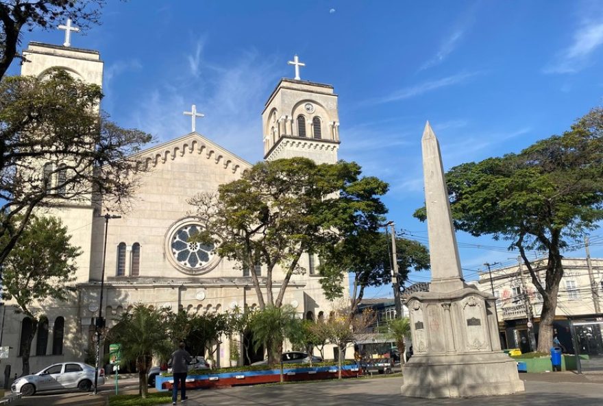 programacao-de-missas-de-natal-no-alto-tiete3A-bispo-preside-celebracoes-na-catedral-de-santana-em-mogi-das-cruzes